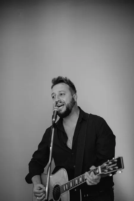 Si playing a festival